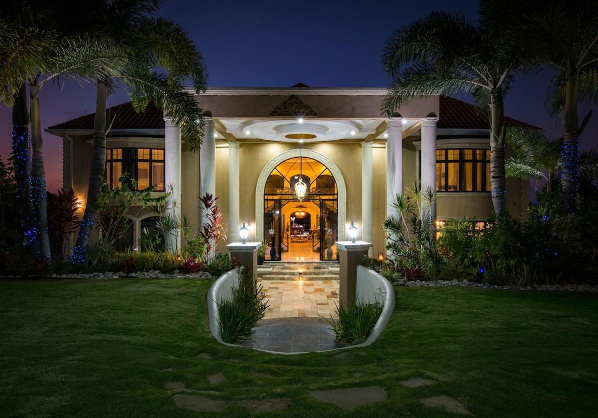 Villa Mimosa Jamaica Exclusive Luxury Stay- Resort Vibe Discovery Bay Zewnętrze zdjęcie